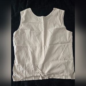 Vintage Minimalist Sleeveless Beige Tank – Unisex & Timeless